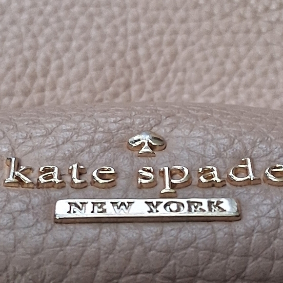 Kate Spade New York Jackson Street Quincy Shoulder Bag. LOA Size 14"×10" - Picture 11 of 13